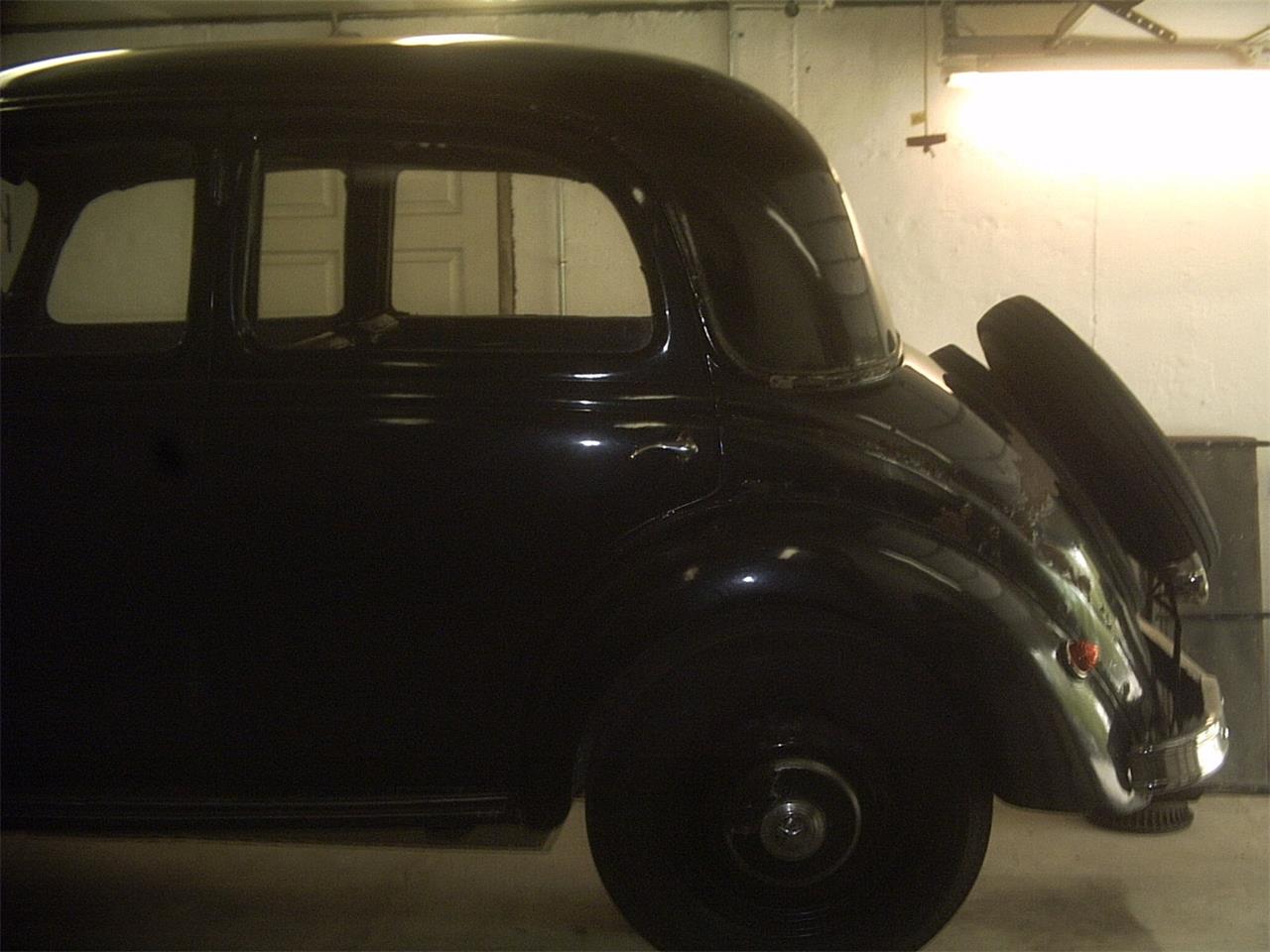 Mercedes-benz-170v-1942-Black-Red-1