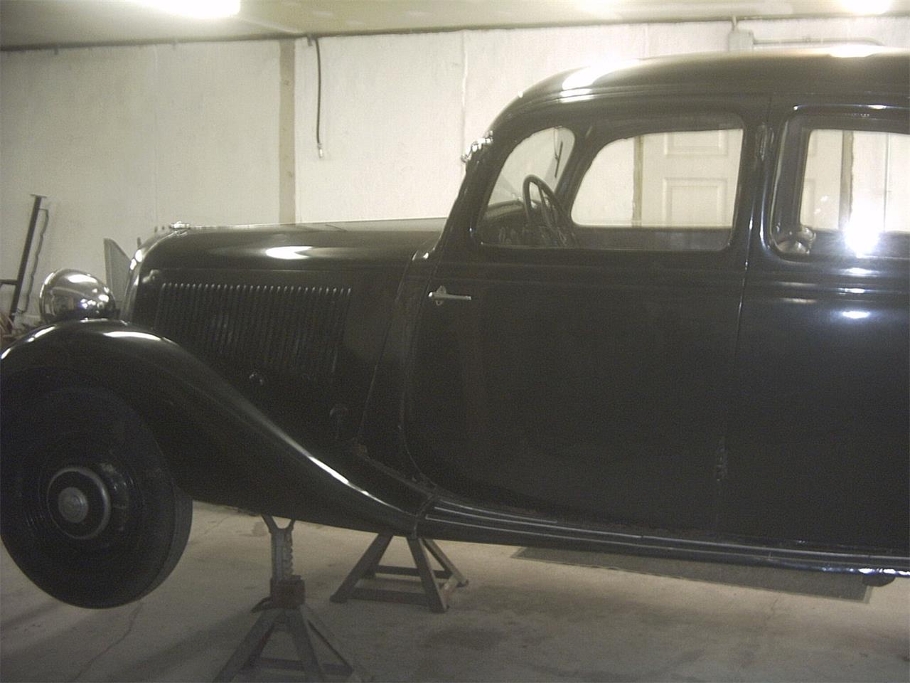 Mercedes-benz-170v-1942-Black-Red-3