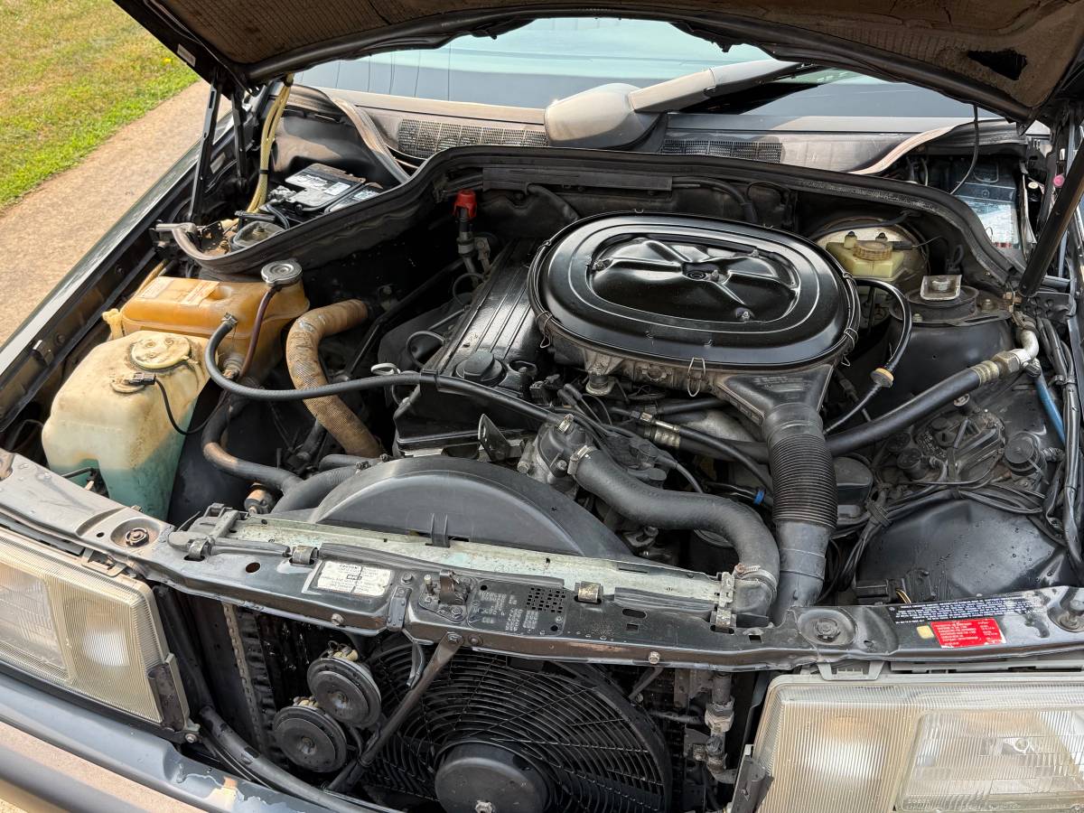 Mercedes-benz-190-190e-2.6-1988-10