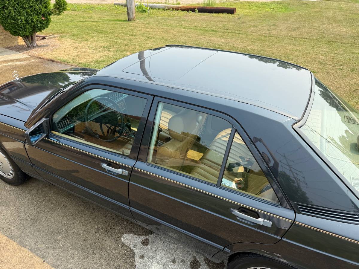 Mercedes-benz-190-190e-2.6-1988-14