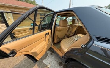 Mercedes-benz-190-190e-2.6-1988-19