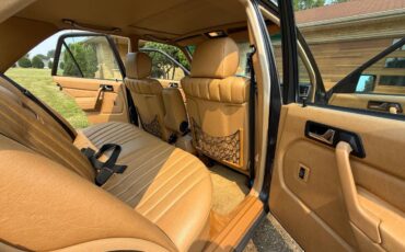 Mercedes-benz-190-190e-2.6-1988-9