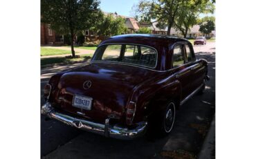 Mercedes-benz-190-1961-MaroonRed-tan-13