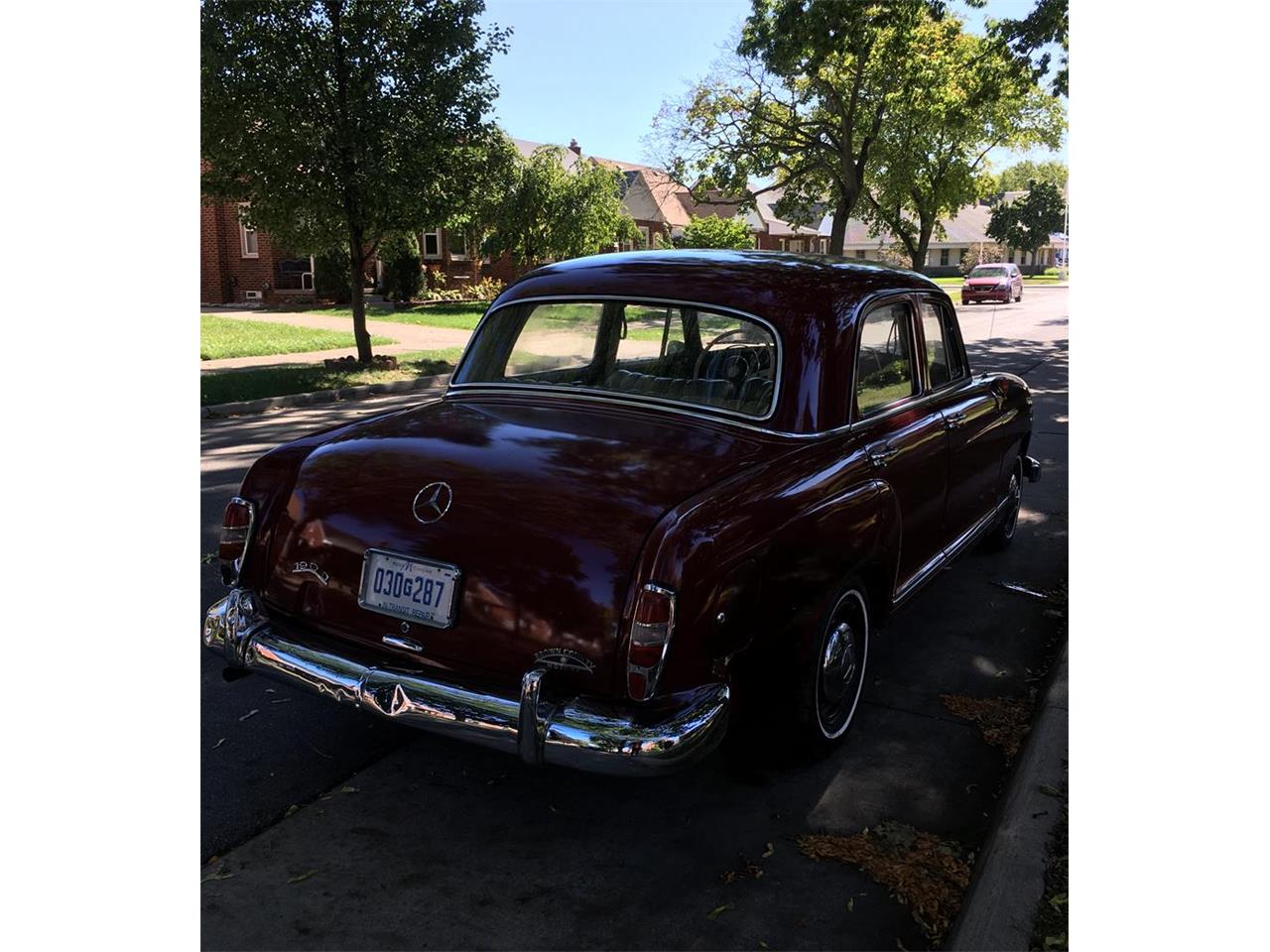 Mercedes-benz-190-1961-MaroonRed-tan-13