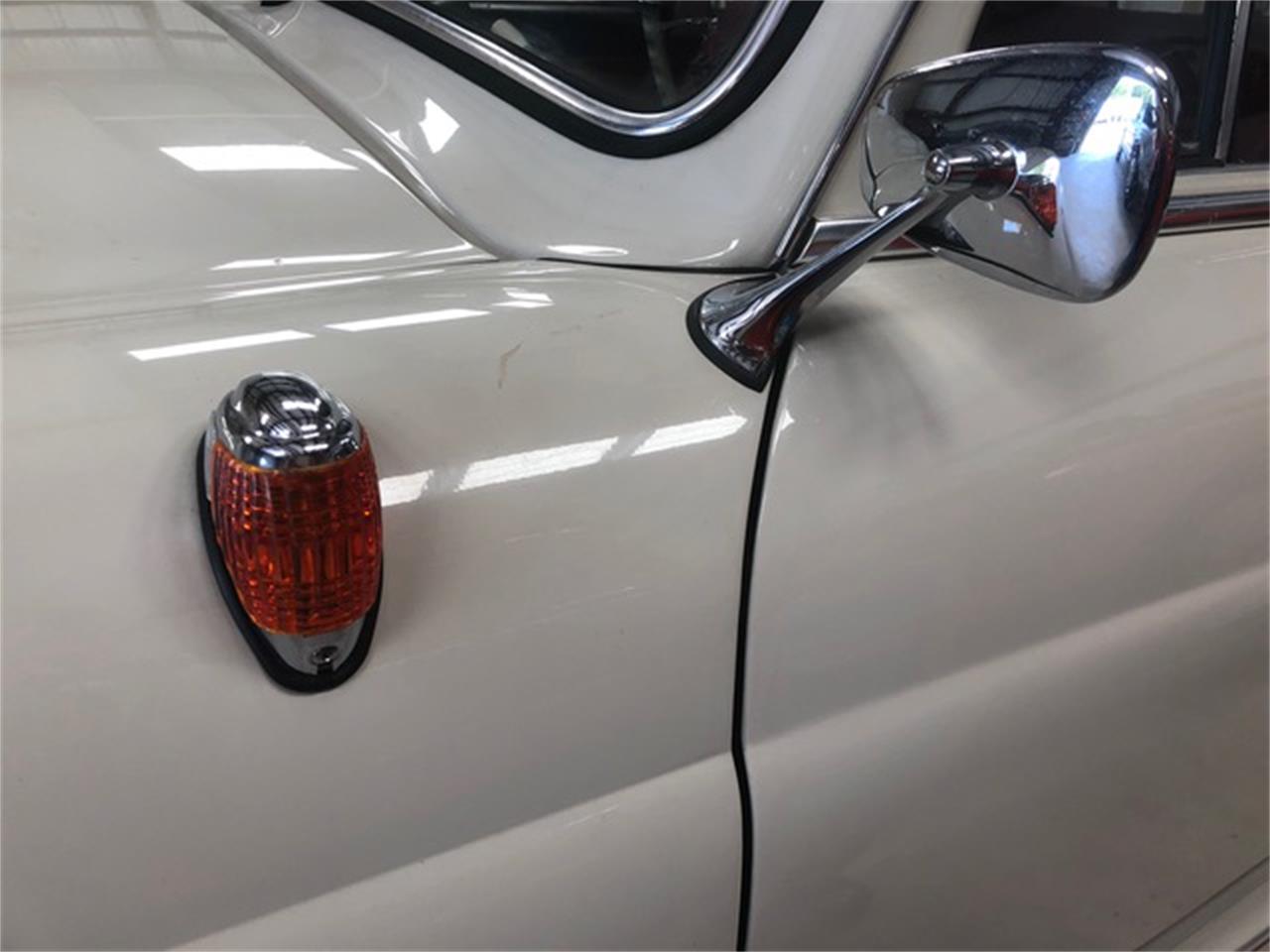 Mercedes-benz-190-1961-Pearl-Red-15