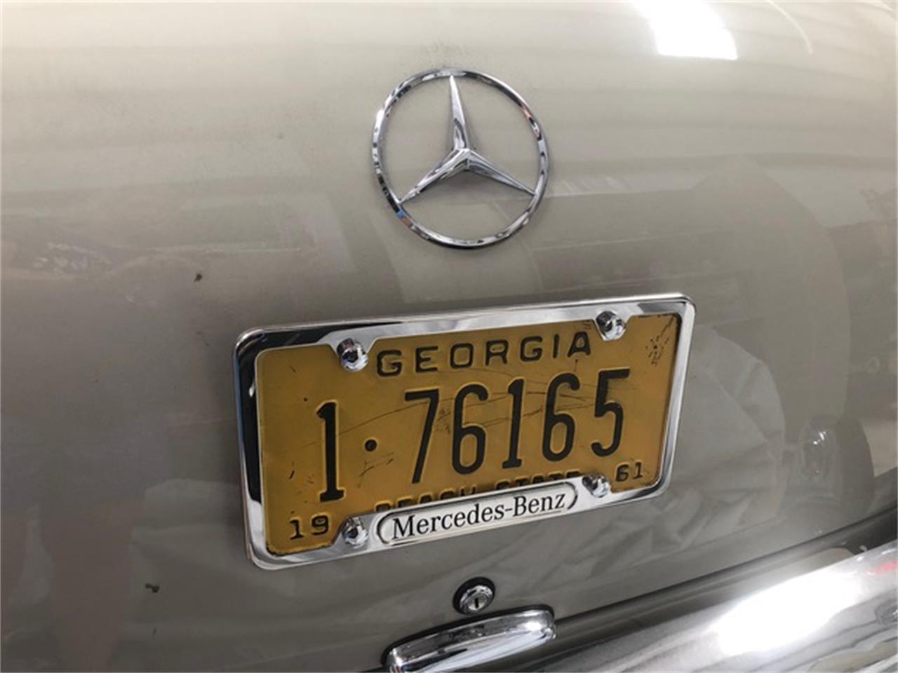 Mercedes-benz-190-1961-Pearl-Red-18