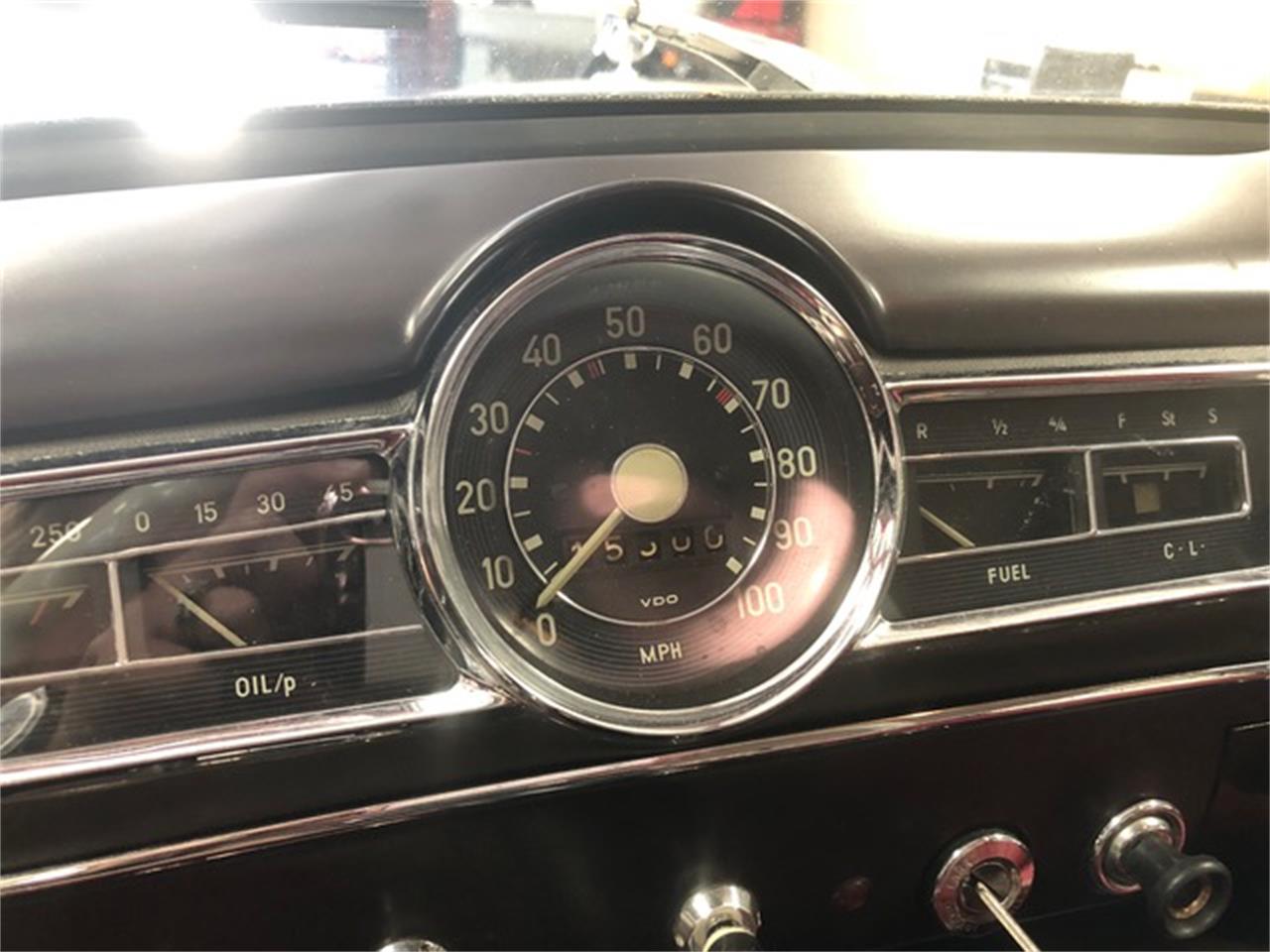 Mercedes-benz-190-1961-Pearl-Red-34