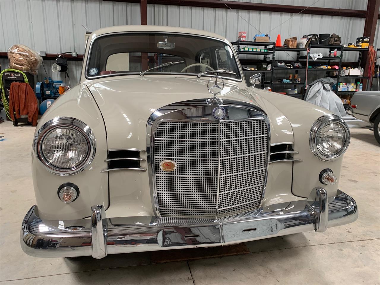 Mercedes-benz-190-1961-Pearl-Red-40