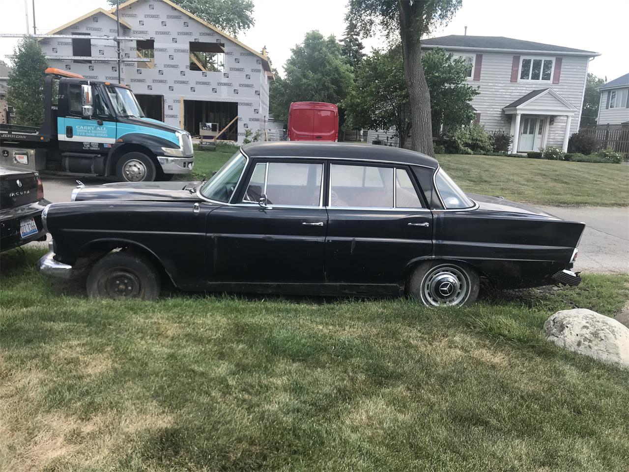 Mercedes-benz-190-1964-Black-Red-3