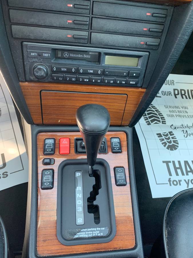 Mercedes-benz-190-e-1993-black-14