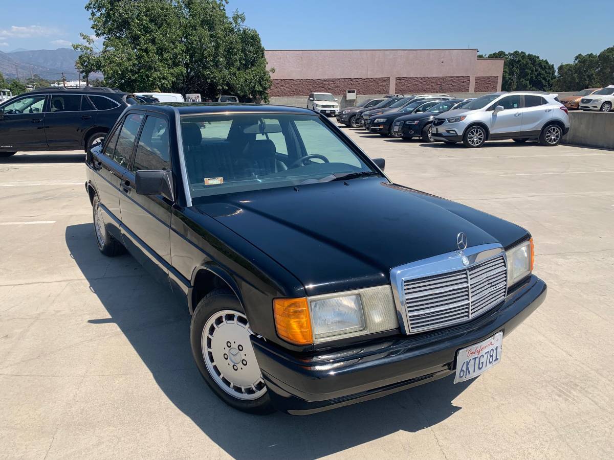 Mercedes-benz-190-e-1993-black-2