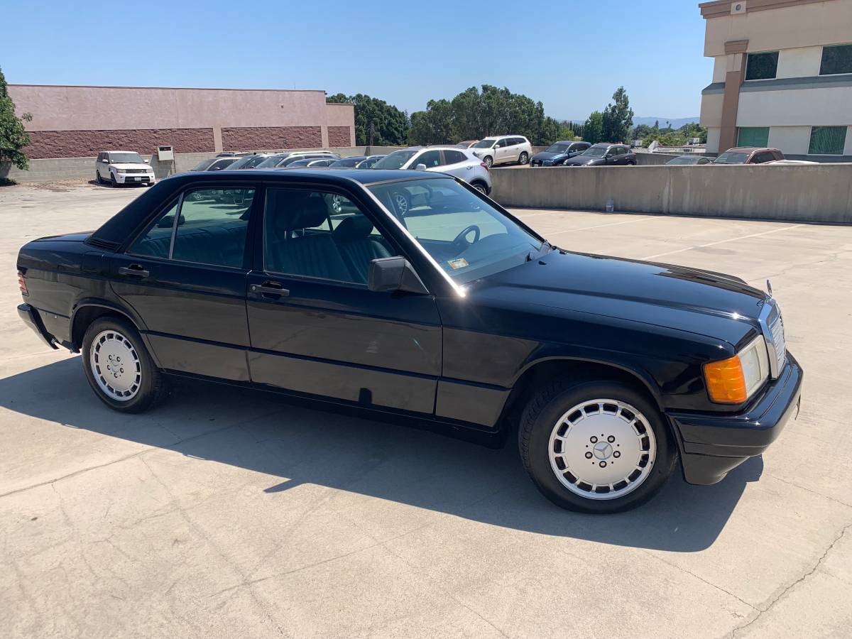 Mercedes-benz-190-e-1993-black-3