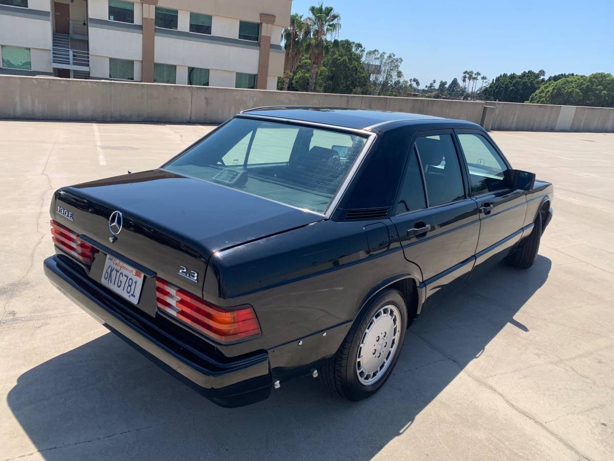 Mercedes-benz-190-e-1993-black-4