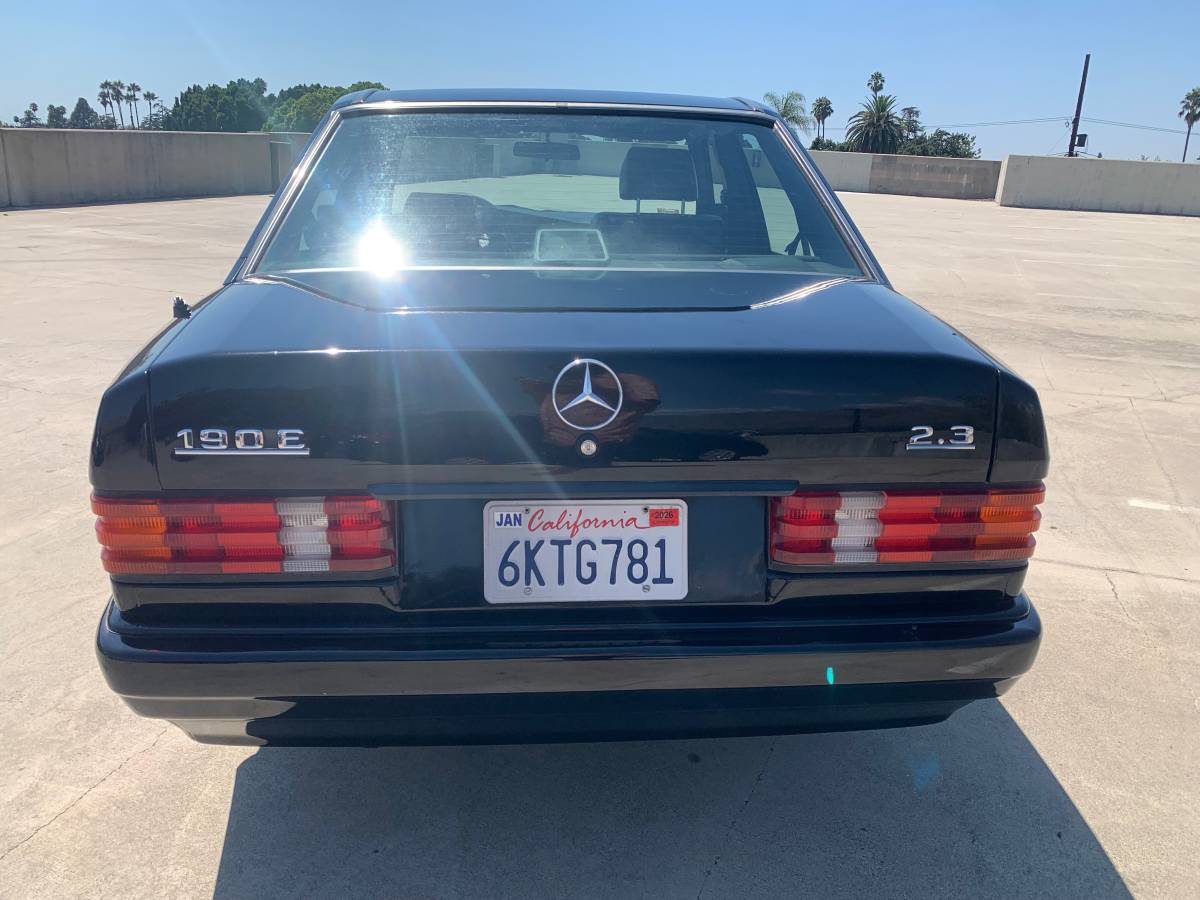 Mercedes-benz-190-e-1993-black-5