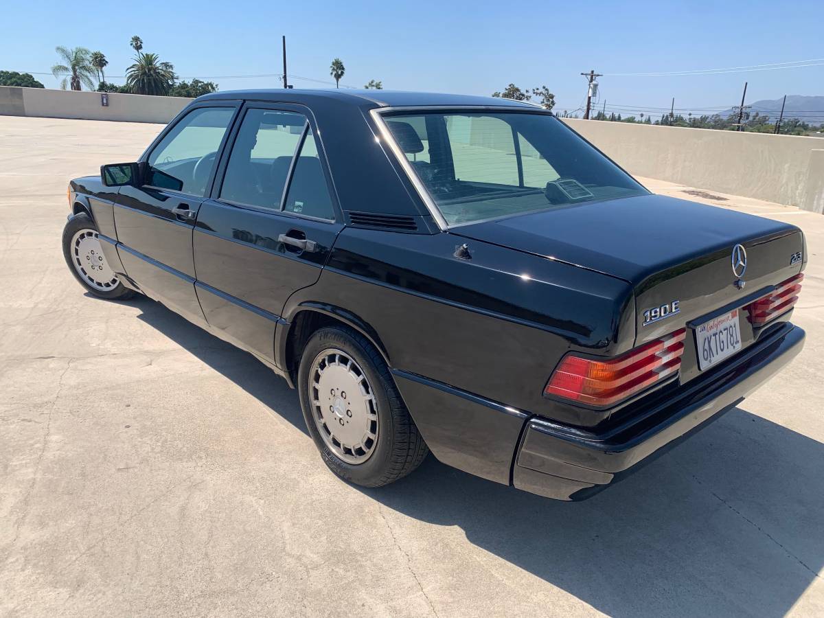 Mercedes-benz-190-e-1993-black-6