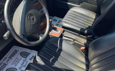 Mercedes-benz-190-e-1993-black-7