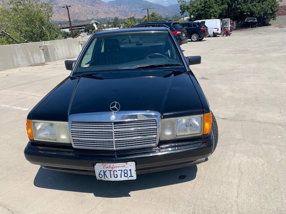 Mercedes-benz-190-e-1993-black