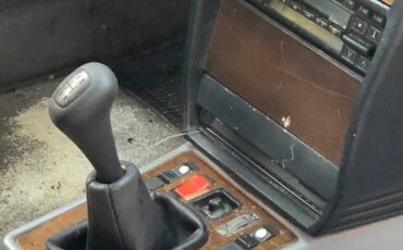 Mercedes-benz-190-series-diesel-1986-white-2