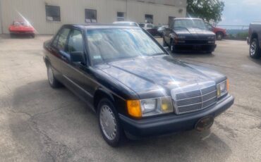 Mercedes-benz-190e-1985-1