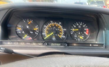 Mercedes-benz-190e-1985-6