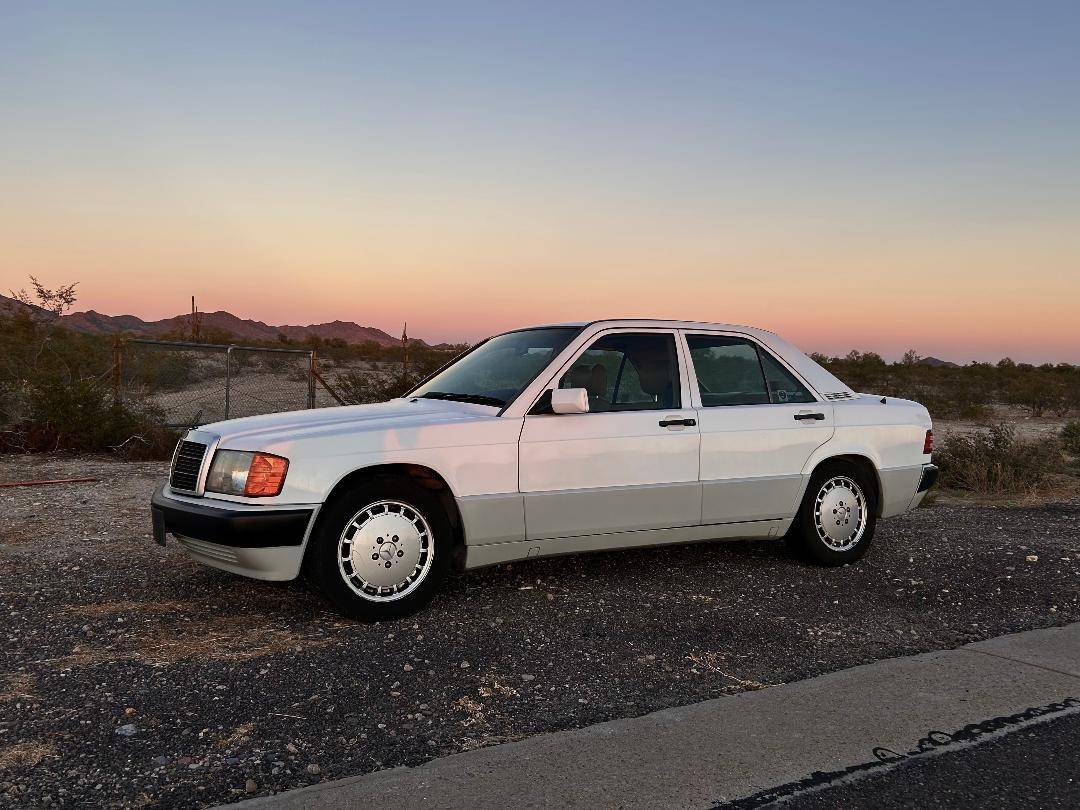 Mercedes-benz-190e-1992-white-1