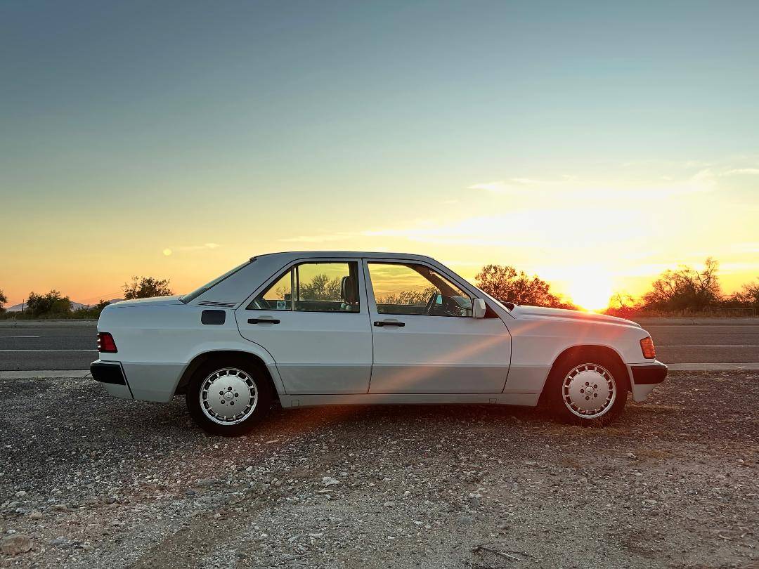 Mercedes-benz-190e-1992-white-2