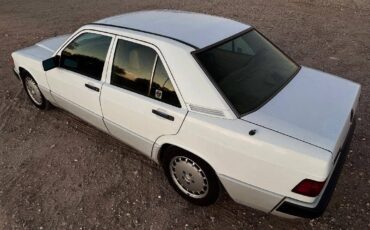 Mercedes-benz-190e-1992-white-3