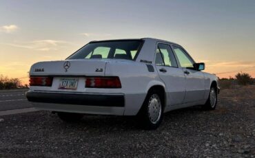Mercedes-benz-190e-1992-white-7