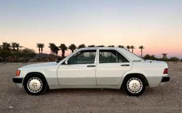 Mercedes-benz-190e-1992-white-8