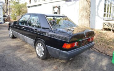 Mercedes-benz-190e-1993-black-11