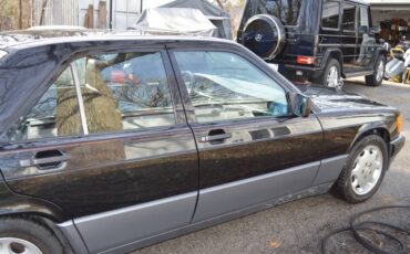 Mercedes-benz-190e-1993-black-12