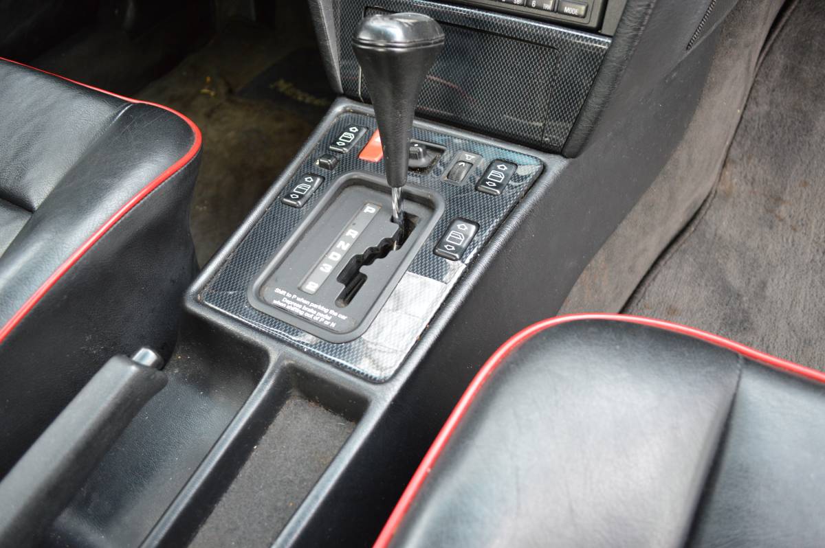 Mercedes-benz-190e-1993-black-3