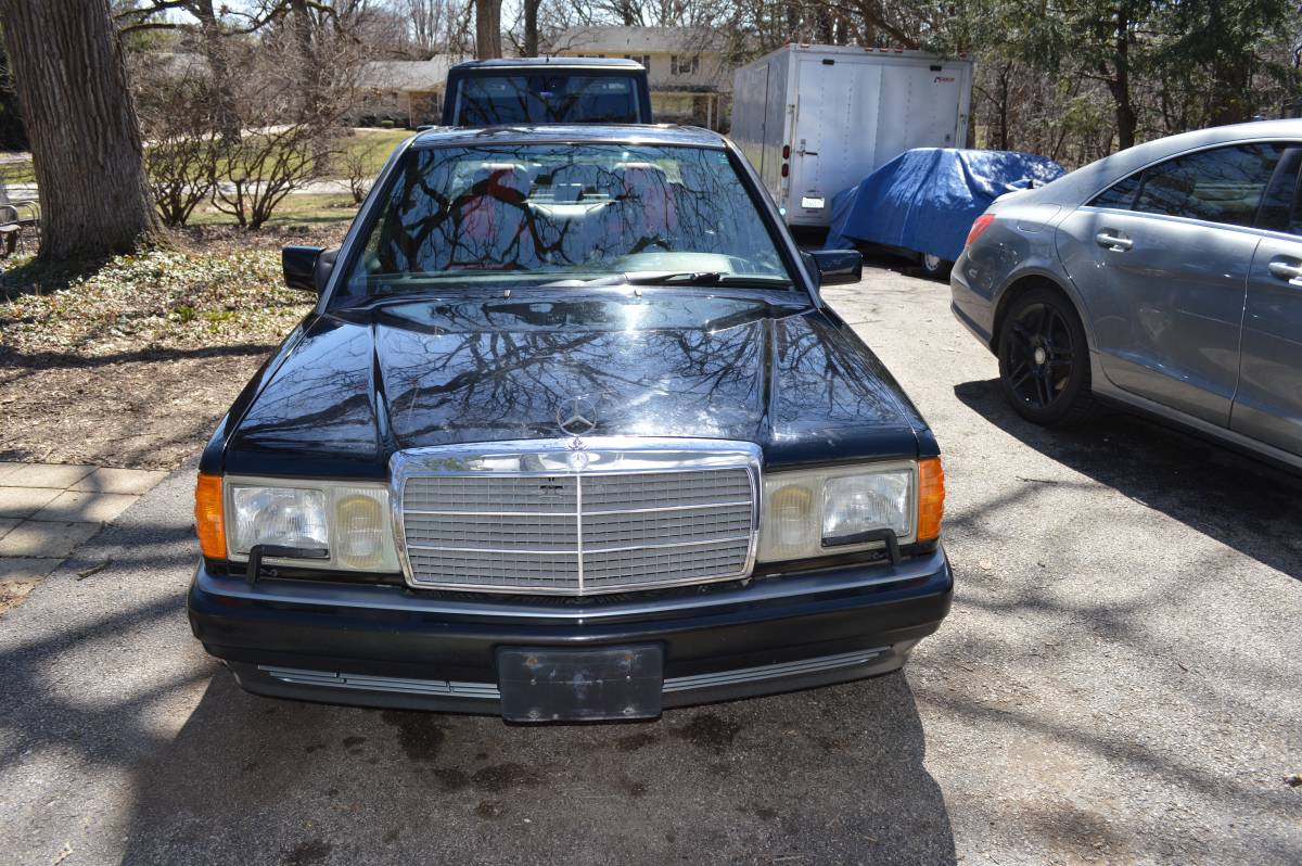 Mercedes-benz-190e-1993-black-9