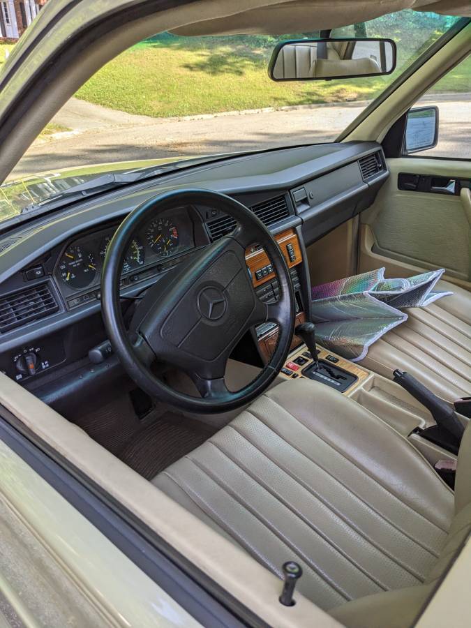 Mercedes-benz-190e-2.3-1992-silver-3