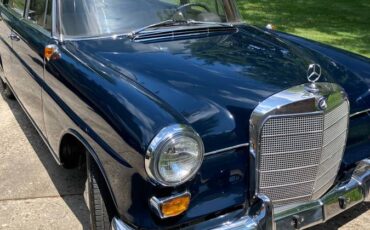 Mercedes-benz-1965-blue-2