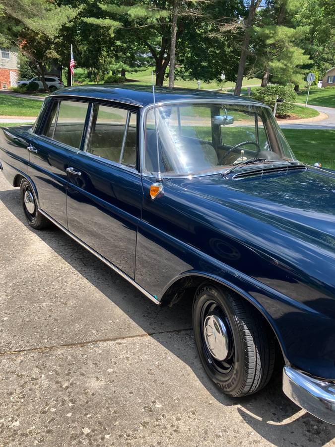 Mercedes-benz-1965-blue-3