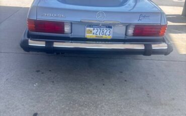 Mercedes-benz-1983-blue-10