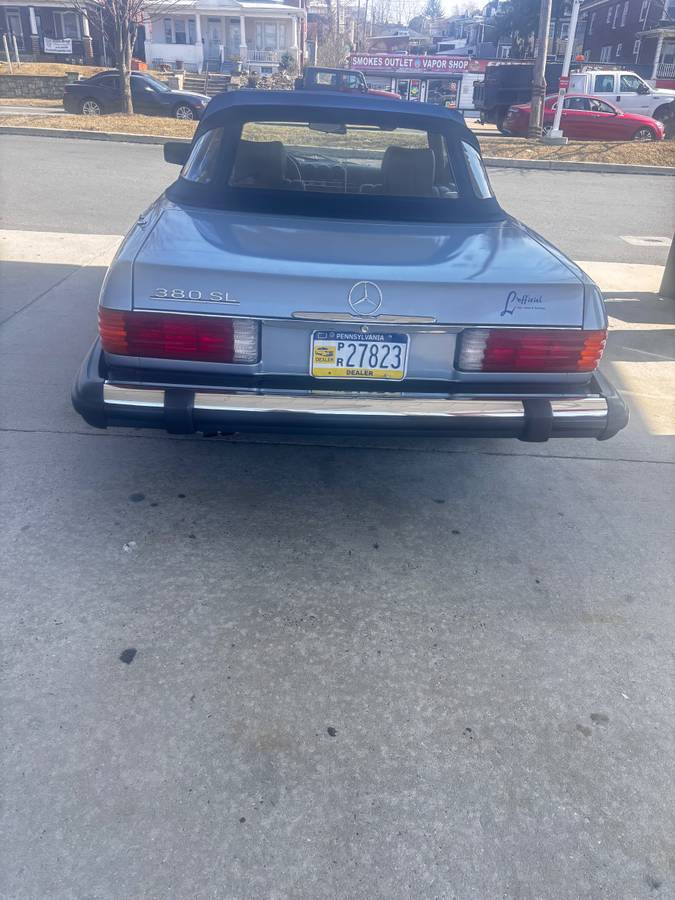 Mercedes-benz-1983-blue-10