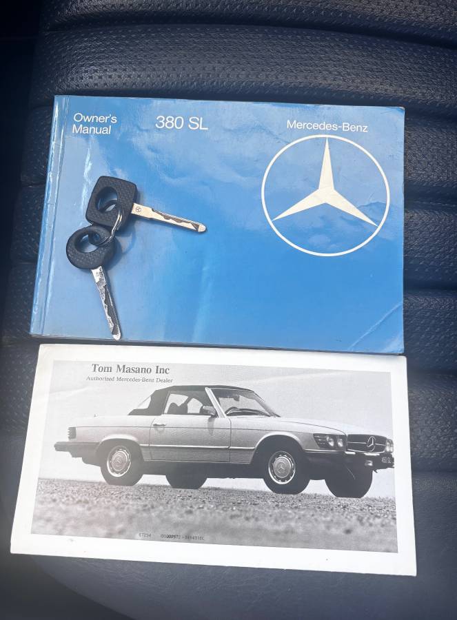 Mercedes-benz-1983-blue-2