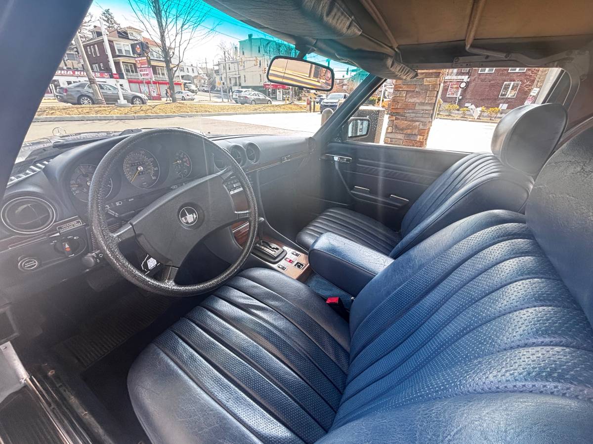 Mercedes-benz-1983-blue-3