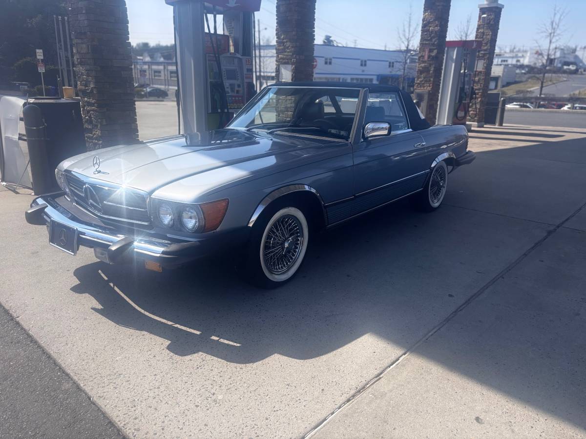 Mercedes-benz-1983-blue-9