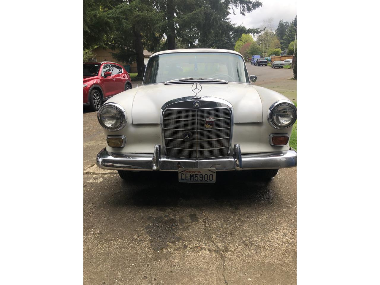 Mercedes-benz-200-1967-White-Brown-1