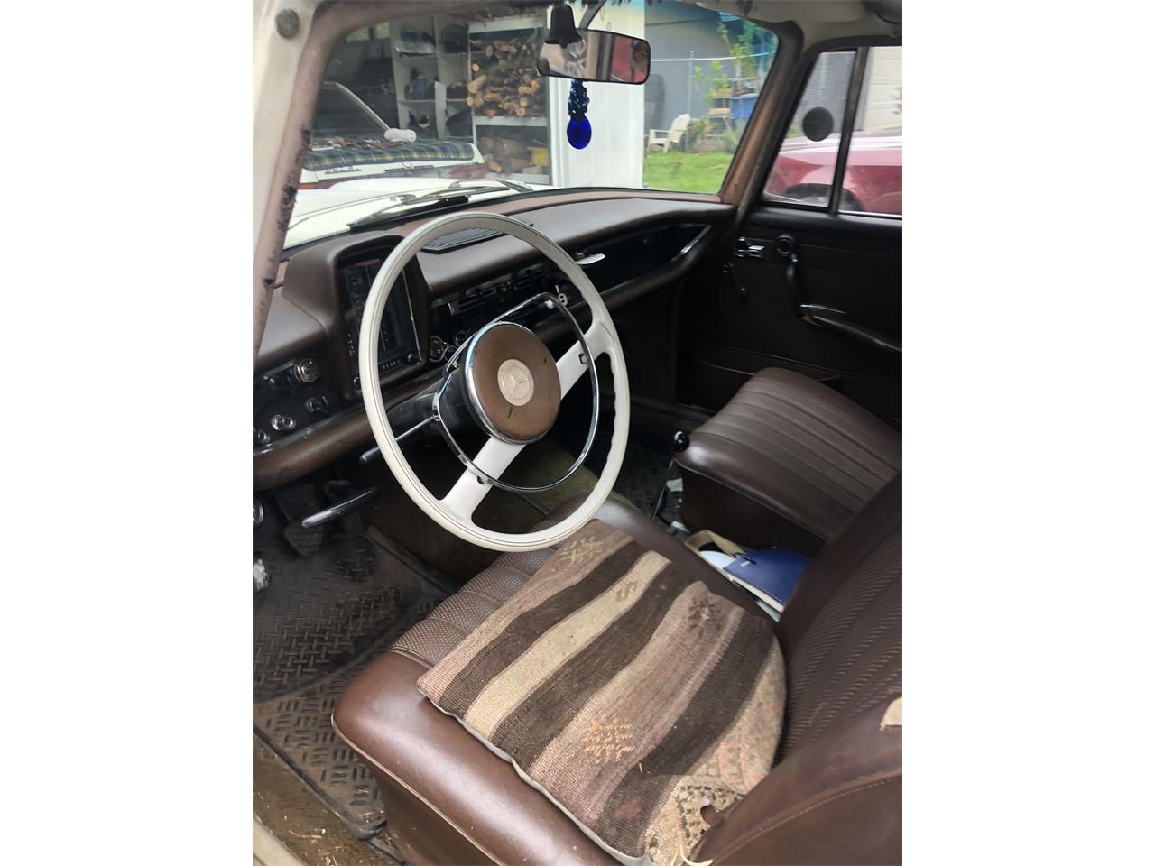 Mercedes-benz-200-1967-White-Brown