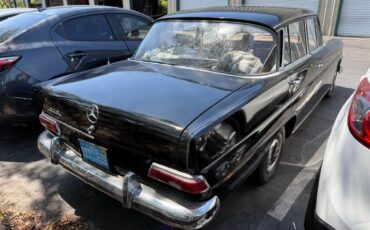 Mercedes-benz-200-1968-black-5