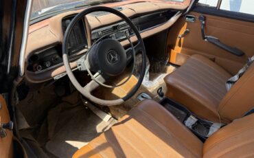 Mercedes-benz-200-1968-black-6