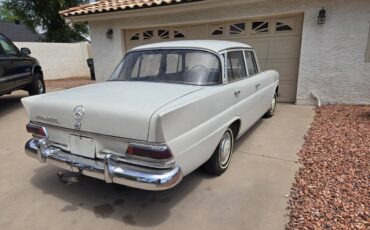 Mercedes-benz-200d-diesel-1967-7