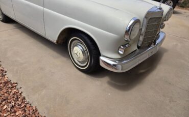 Mercedes-benz-200d-diesel-1967-9