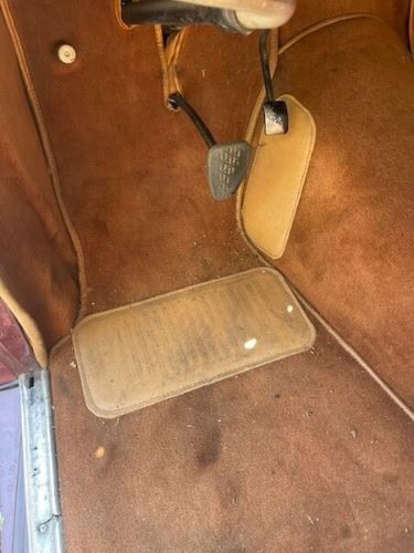 Mercedes-benz-220-1952-Red-Leather-4