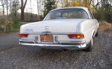 Mercedes-benz-220se-coupe-1966-white-1