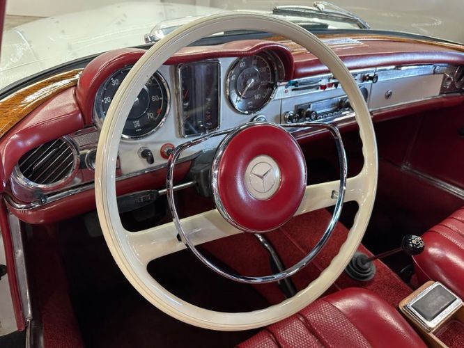 Mercedes-benz-230sl-1966-WhiteBlack-Top-Red-21